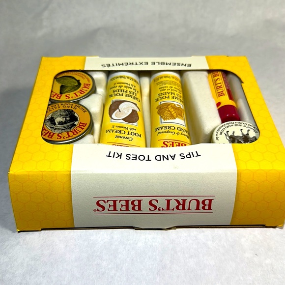 Essential Tips and Toes Essential Extrémités Burt’s Bees Beauty and and Care Kit - Picture 3 of 5